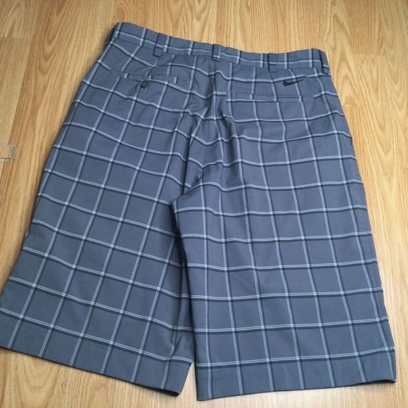 Nike golf shorts. - Picture 3 of 10